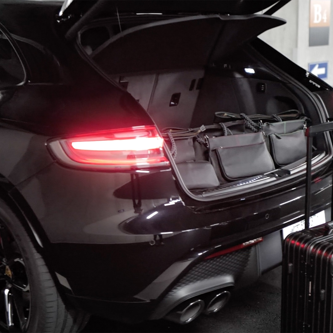 高級スポーツカーのトランクに収まる上質な本革バッグ(NOIR-GTシリーズ)