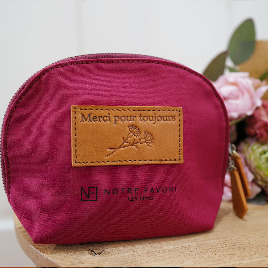 母の日ギフトとして贈るバッグとポーチ