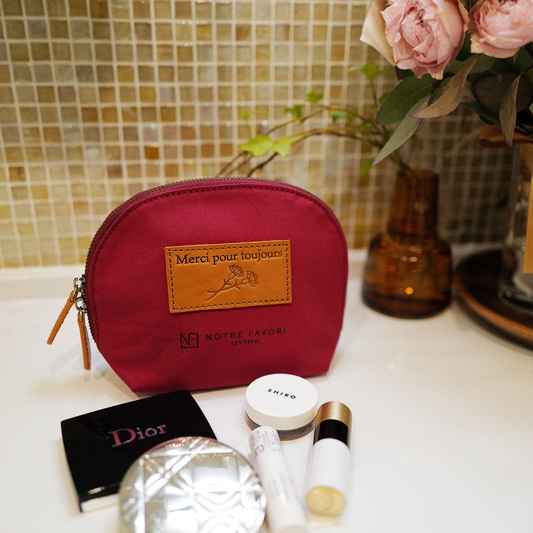 大きく開いて使いやすいポーチ