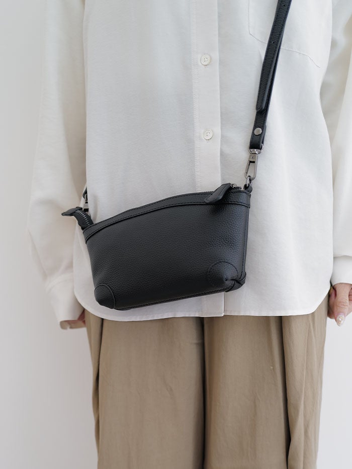 新商品】ミミ 本革 ミニショルダーバッグ レディース 小さめ 斜めがけ
