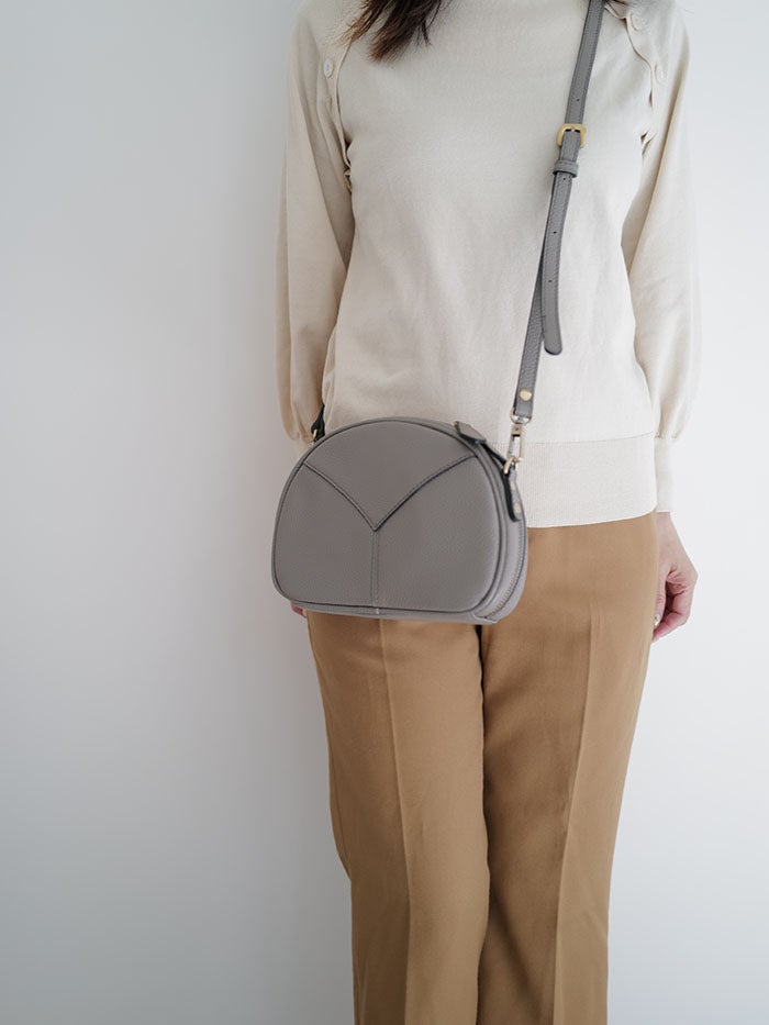 新商品】ソフィ 本革ミニショルダーバッグ 2層構造 ダブルファスナー